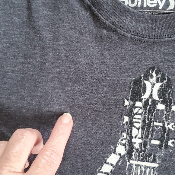 Hurley grey guitar anchor short sleeve tee size small - Picture 5 of 8
